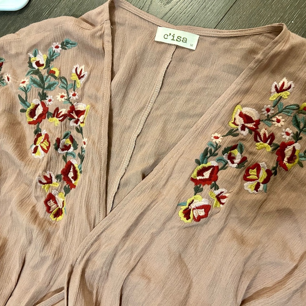 Boutique BOHO Kimono style wrap Top Tan floral embroidery Sz Med - Picture 3 of 6